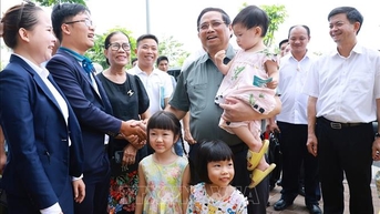 នាយករដ្ឋមន្ត្រី Pham Minh Chinh ទស្សនាតំបន់លំនៅដ្ឋានសង្គមនៅ Can Tho