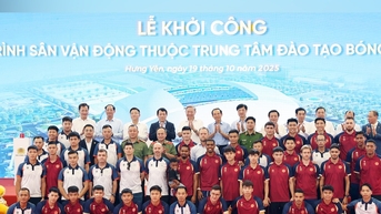 អគ្គលេខាធិកា To Lam ចូលរួមក្នុងពិធីបើកការដ្ឋានសាងសង់គម្រោងកីឡដ្ឋាននៅមជ្ឈមណ្ឌលបណ្តុះបណ្តាលបាល់ទាត់ PVF