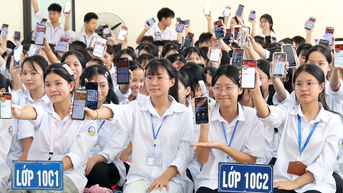 Lao Cai: ចាប់ផ្តើមយុទ្ធនាការ "មិននៅម្នាក់ឯង" - ការពារកុមារពីការចាប់ជំរិតតាមអ៊ីនធឺណិត