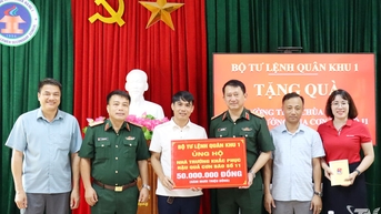 យោធភូមិភាគទី១ ឧបត្ថម្ភសាលារៀននៅថៃង្វៀន ក្នុងទឹកប្រាក់ ៧០០លានដុង