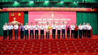គណៈកម្មាធិការបក្សខេត្ត Thai Nguyen និងខេត្ត Lao Cai ផ្លាស់ប្តូរបទពិសោធន៍ការងារ