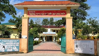 សិស្ស​៧៥​នាក់​មិន​បាន​ចូល​រៀន៖ ផ្អាក​ការងារ​នាយក​រង​សាលា​បណ្ដោះ​អាសន្ន