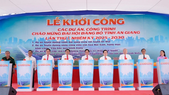 ការសាងសង់ផ្លូវចំនួន 3 ខ្សែដែលមានទុនសរុបជិត 800 ពាន់លានដុងបានចាប់ផ្តើមនៅ An Giang