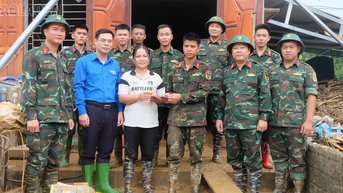 មន្ត្រី​និង​យោធិន​នៃ​កងពល​លេខ​១៧៤ ប្រគល់​ទ្រព្យសម្បត្តិ​ជូន​ប្រជាពលរដ្ឋ​វិញ ។