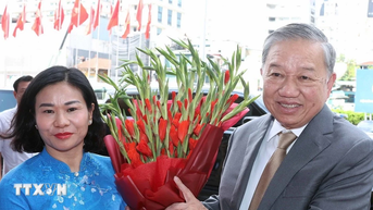 អគ្គលេខាបក្ស To Lam ចូលរួមពិធីរំលឹកខួបលើកទី 95 នៃការបង្កើតសហភាពនារីវៀតណាម។