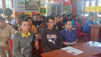 ប្រជាពលរដ្ឋជិត 100 គ្រួសារនៅឃុំ Nam Giang ត្រូវបានណែនាំអំពីបច្ចេកទេសចិញ្ចឹមសត្វ និងកសិកម្ម។
