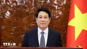 루옹 꾸옹 ​​대통령은 대통령실과 협력하여 주요 업무를 수행합니다.