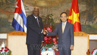 Lãnh đạo Thành phố Hồ Chí Minh hội kiến Chủ tịch Quốc hội Cuba Esteban Lazo Hernandez