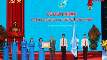 Trung ương Hội Liên hiệp Phụ nữ Việt Nam đón nhận Huân chương Lao động Hạng Nhất