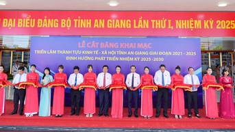 បើកការតាំងពិព័រណ៍សមិទ្ធិផលសេដ្ឋកិច្ចសង្គមរបស់ខេត្ត An Giang