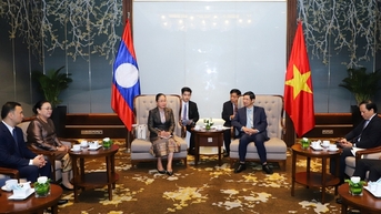 ជំរុញកិច្ចសហប្រតិបត្តិការដើម្បីប្រែក្លាយបេតិកភណ្ឌធម្មជាតិរួម "ឧទ្យានជាតិ Phong Nha - Ke Bang និងឧទ្យានជាតិ Hin Nam No" ទៅជាតំបន់ទេសចរណ៍ដែលមានការប្រកួតប្រជែងក្នុងពិភពលោក។