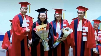 Mẹ là phó giáo sư, con gái là tiến sĩ cùng Trường Đại học Y Dược TPHCM