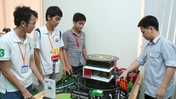 Giáo viên giỏi chạy từ trường công sang tư: Trường công tìm cách xoay xở