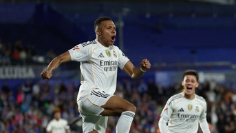 Mbappe giúp Real Madrid lên đầu bảng La Liga trước trận siêu kinh điển