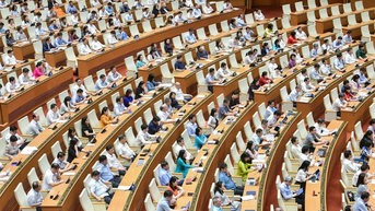 国会は任期最後の会議を開催し、いくつかの指導的地位を承認し選出した。