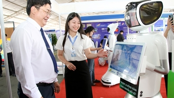 Thúc đẩy động lực tăng trưởng từ phát triển khoa học, công nghệ