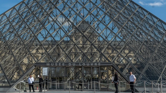 Diễn biến vụ trộm giữa ban ngày tại Bảo tàng Louvre