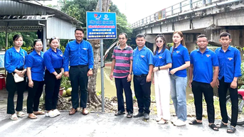 សហជីពវួដ Thoi Long ខិតខំណែនាំសមាជិកសហជីពឆ្នើមចំនួន 100 នាក់សម្រាប់បក្សដើម្បីពិចារណាទទួលស្គាល់។