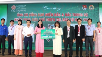 Trường Đại học Đông Á trao 500 triệu đồng để hỗ trợ đồng bào vùng thiên tai, bão lũ