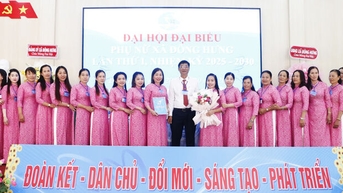 សម្ព័ន្ធនារីឃុំ Dong Hung បានរៀបចំសមាជគណៈប្រតិភូលើកដំបូង។