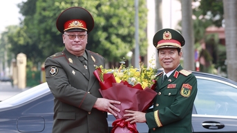នាយឧត្តមសេនីយ៍ Nguyen Tan Cuong អញ្ជើញជាអធិបតីក្នុងពិធីទទួលស្វាគមន៍អគ្គសេនាធិការនៃកងកំលាំងប្រដាប់អាវុធបេឡារុស្ស។