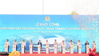 អគ្គលេខាធិកា To Lam ចូលរួមពិធីបើកការដ្ឋានសាងសង់កីឡដ្ឋាន PVF ដែលមានលក្ខណៈគ្រប់គ្រាន់សម្រាប់ធ្វើជាម្ចាស់ផ្ទះការប្រកួតបាល់ទាត់ពិភពលោក។