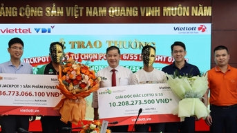 Vietlott, 약 370억 VND 상금 획득…가족 밤새 잠을 못 잤다