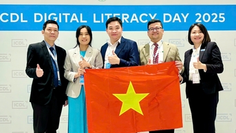 អង្គការអប់រំវៀតណាមមួយ និងគ្រូបង្រៀនពីរនាក់នៅទីក្រុងហូជីមិញ បានទទួលពានរង្វាន់អប់រំឌីជីថល។