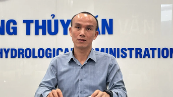 Hoang Phuc Lam 박사: 12호 폭풍은 약해졌지만 중부 베트남은 이달 말까지 홍수가 계속될 전망