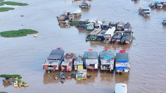 Nhộn nhịp chợ nổi Long Xuyên mùa nước nổi
