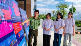 Tuyên truyền chiến dịch "Không một mình" - "Cùng nhau an toàn trực tuyến"