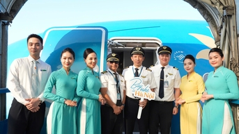 "Bay nhẹ tới Hà Nội": Kết nối vẻ đẹp mùa thu Thủ đô với thông điệp xanh cùng Vietnam Airlines