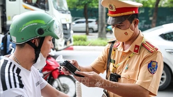 ការបំពានគ្រឿងស្រវឹងជាចម្បងក្នុងចំណោមមនុស្សវ័យកណ្តាល។