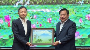 후인 반 손(Huynh Van Son) 성 인민위원회 부위원장은 호치민시의 일본 무역 진흥팀에서 일했습니다.