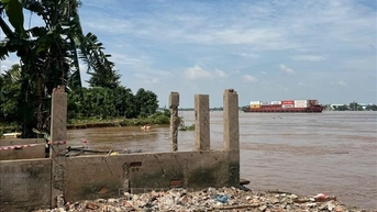 Khắc phục khẩn cấp sạt lở bờ sông Tiền