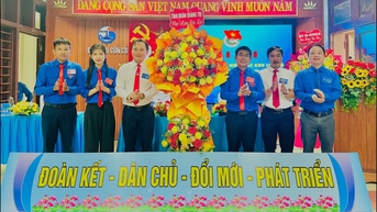 Tuổi trẻ đặc khu Cồn Cỏ: Phát huy sức trẻ bảo vệ môi trường biển đảo xanh, sạch, đẹp