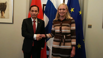 Quyền Bộ trưởng Ngoại giao Lê Hoài Trung gặp Bộ trưởng Ngoại giao Phần Lan Elina Valtonen