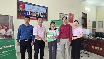 អមដំណើរសិស្ស