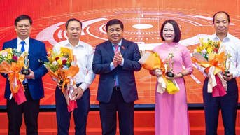 ឌីជីថលភាវូបនីយកម្មដំបូងនៃសេវាសាធារណៈ