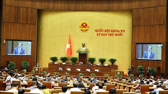 Hoàn thiện hệ thống pháp luật, xây dựng nền giáo dục Việt Nam mở, thực học, thực nghiệp