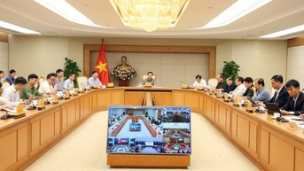 Phó Thủ tướng Trần Hồng Hà chủ trì cuộc họp ứng phó bão số 12 và mưa lũ, ngập lụt