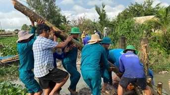 កងជីវពល​ឃុំ​វិញចូវ​បាន​ការពារ​ស្រូវ​ជាង ៥០ ហិកតា​ភ្លាមៗ។