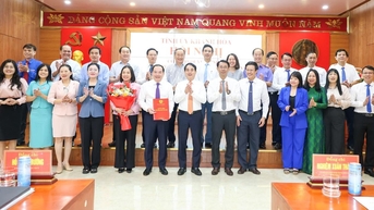 Khánh Hòa công bố các quyết định về công tác cán bộ