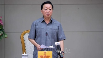 ឧបនាយករដ្ឋមន្ត្រី Tran Hong Ha៖ ពង្រឹងការព្យាករណ៍ និងឆ្លើយតបយ៉ាងសកម្មចំពោះគ្រោះមហន្តរាយធម្មជាតិជាច្រើន បន្ទាប់ពីព្យុះទី១២