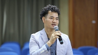쉬안 박 감독은 사이버 공간에서의 문명적 행동을 강조했습니다.