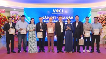 ការច្នៃប្រឌិតឆ្ពោះទៅកាន់ឆ្ងាយ - ដំណើរនៃការអភិវឌ្ឍន៍ប្រកបដោយចីរភាពរបស់សហគ្រាសវៀតណាម