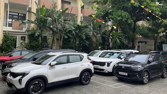 Trường học mở cửa cho dân đưa xe tránh ngập, trú bão Fengshen miễn phí