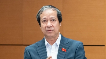 교육부 장관: 이르면 11월까지 통일된 교과서에 대한 계획이 나올 것입니다.
