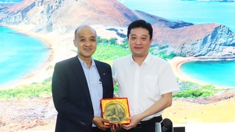 ថ្នាក់ដឹកនាំទីក្រុង Da Nang ទទួលសហគ្រាសផ្លូវដែកចិន