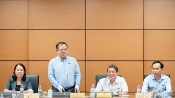 모든 수준의 학생들에게 디지털, 소셜, 친환경 기술 3가지를 가르치는 것이 필요합니다.